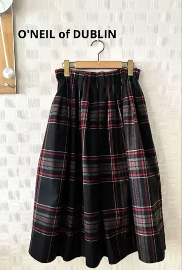 오닐 오브 더블린 울 체크 스커트 블랙 x 레드 새상품급