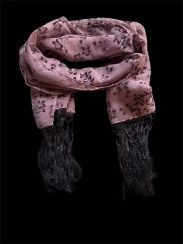 꽃무늬와 라메가 럭셔리한 오간자 스톨 요코하마 스카프 멋쟁이