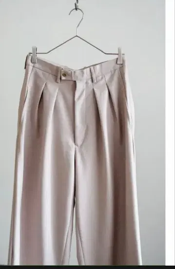 Muster Werk Sud 별주 TUCKED BAGGY PANTS