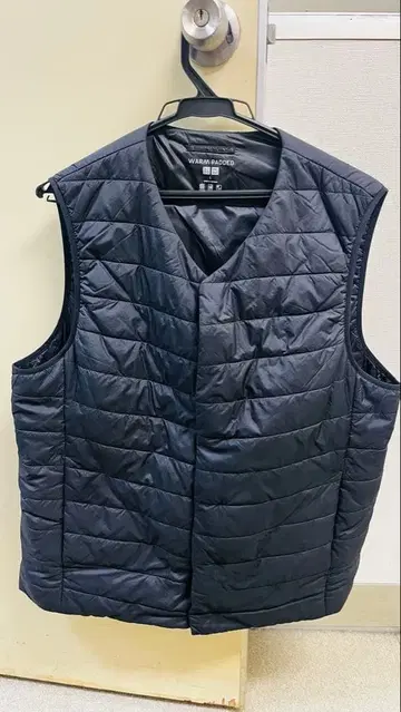 유니클로 PUFFTECH 블랙 다운 베스트 L