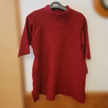 야코 리카르도 빨간색 스탠드넥 7부 소매 튜닉