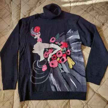 컨디션 최상 루이페로 하이넥 스웨터 블랙 베이스 9호