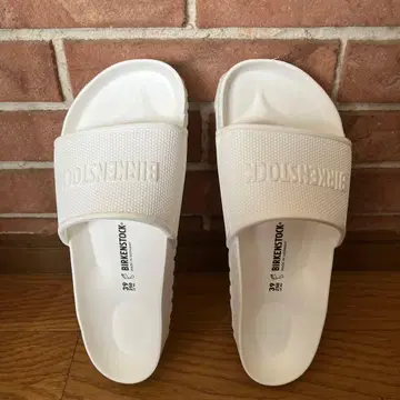 BIRKENSTOCK 화이트 샌들 39