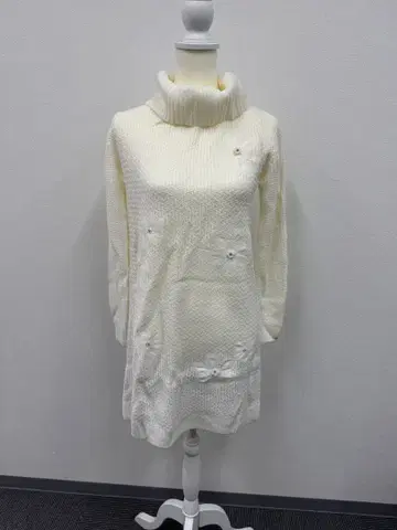 미사용 새상품 LODISPOTTO 니트 원피스 하이넥