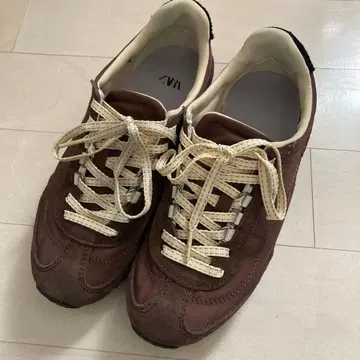 ZARA 인기 브라운 스웨이드 스니커즈 35