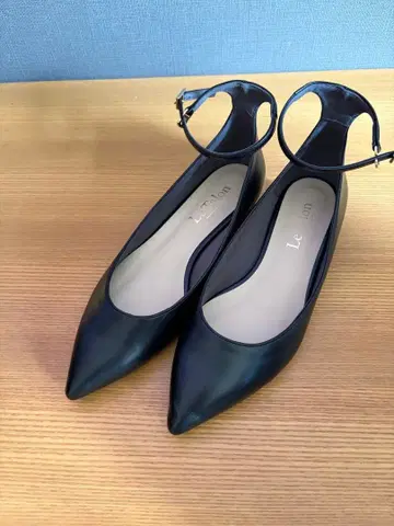 르 탈롱 블랙 스틸레토 펌프스