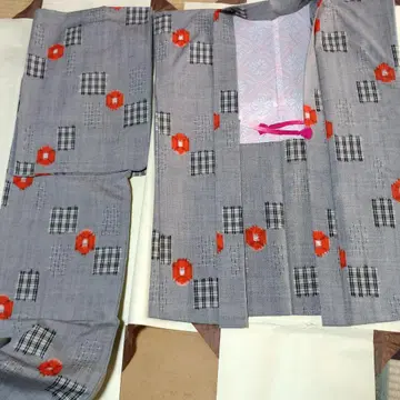 울 기모노와 겉옷 그레이 빨간색 블랙 무늬