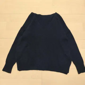 SHENERY 폭스 울 V넥 니트 블랙 F