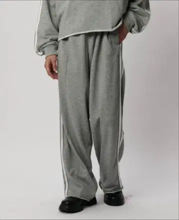 [ Neucon/뉴콘 ] 컷오프 사이드 라인 스웨트 팬츠 lui's