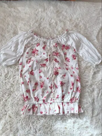 레어 LIZLISA 매장 한정판 꽃무늬 상의