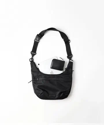 [ meltum ] NYLON CROSSBODY BAG