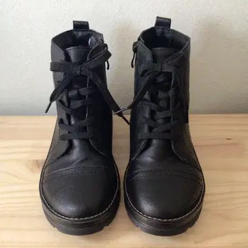 [ 새상품급 ] 마스체타 레이스업 통굽 숏부츠 웨지힐