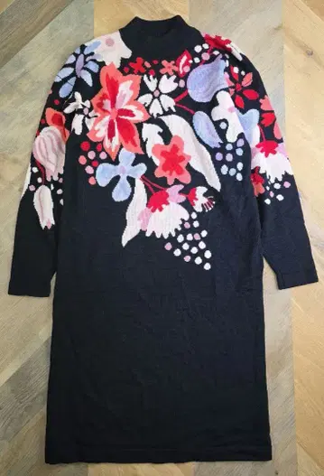 엘르 꽃무늬 긴팔 원피스 블랙 니트 원피스 y58