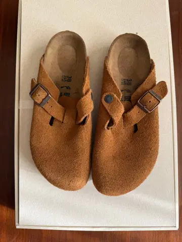 BIRKENSTOCK 샌들 브라운