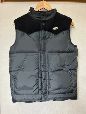 VANS 블랙 다크 그레이 다운 베스트 슬리브리스 M