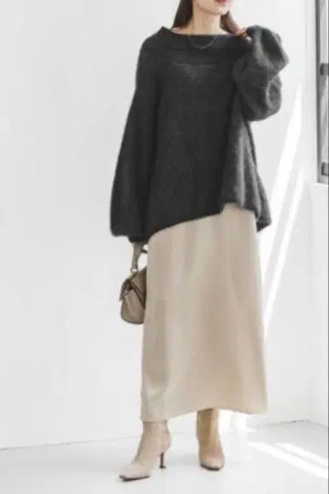 노블 퍼 니트 오프숄더 풀오버 그레이