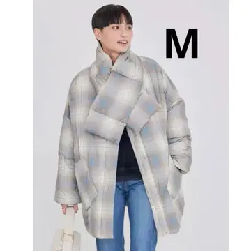 아메리칸 홀릭 따뜻한 머플러 포함 충전솜 코트