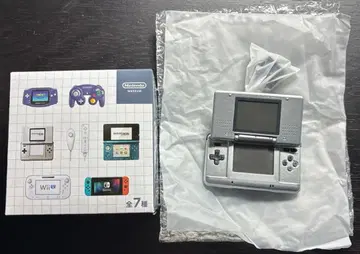 닌텐도 뮤지엄 한정판 게임 하드 키링 컬렉션 DS