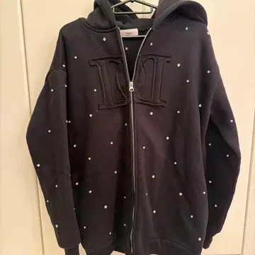 Darich 스팽글 장식 블랙 후드티