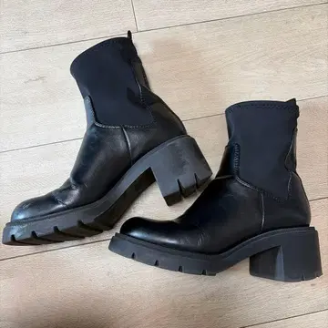 ZARA 첼시 사이드 고어 부츠 블랙