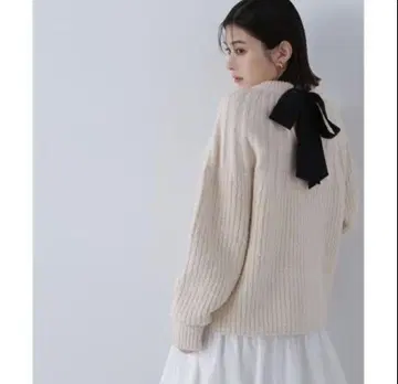 NATURAL BEAUTY BASIC 큐신백리본니트