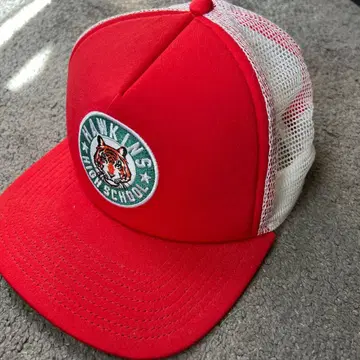 나이키 스트레인저 씽스 캡 레드