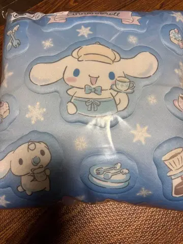 산리오 뽑기 시나모롤 리프 쿠션