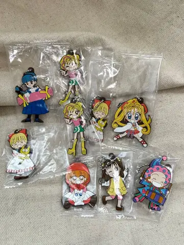 리본 캡슐 러버 마스코트