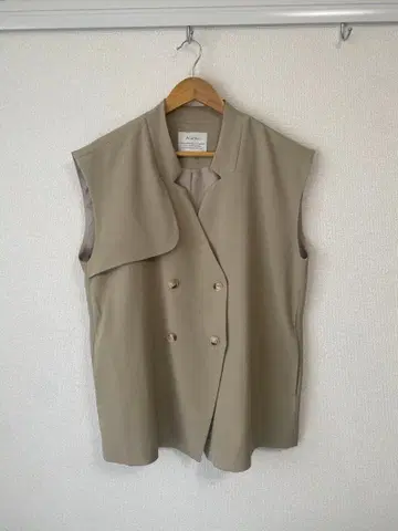 베이지 더블 브레스트 베스트