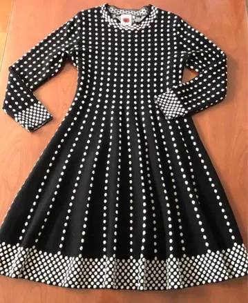 긴팔 니트 플레어 원피스