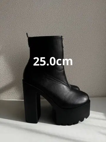 블랙 가죽 하이힐 부츠