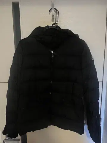 MONCLER 블랙 다운 자켓
