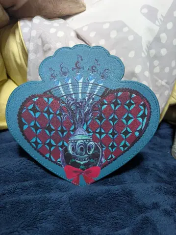 옥타비아 폰 체켄도르프 파우치