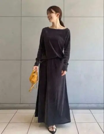 Mila Owen 그레이 벨벳 셋업