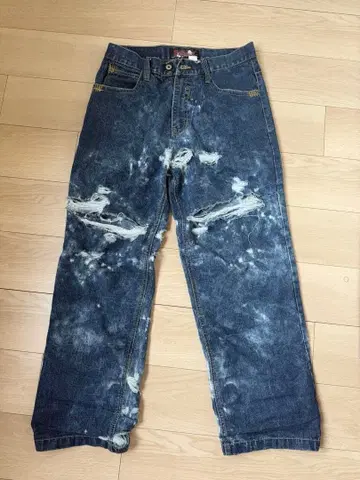 데미지 가공 다크 블루 청바지