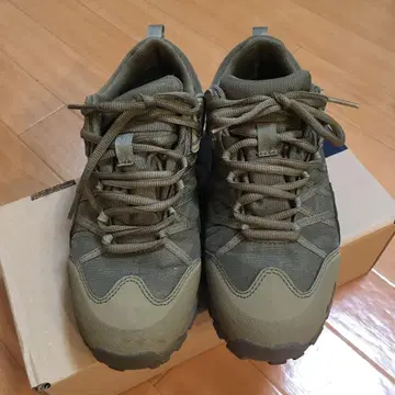 INOV-8(이노베이트) 플라이락 GORE-TEX 스니커즈