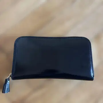 안야 힌드마치 블랙 에나멜 장지갑 태슬 포함