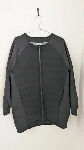 TIGORA 블랙 다운 자켓 L 사이즈