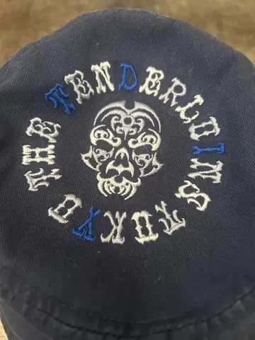 TENDERLOIN 버킷햇 보르네오스컬 자수 로고 네이비