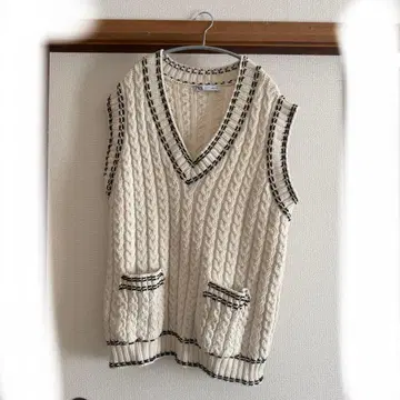 ZARA 스티치 디테일 니트 베스트