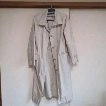 M 사이즈 베이지 트렌치코트