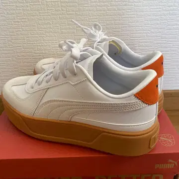 PUMA 통굽 스니커즈