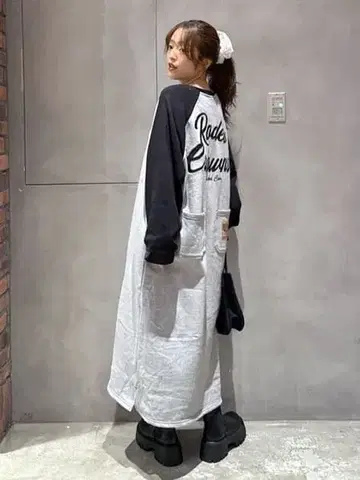 로데오 크라운 래글런 칼라 스티치 원피스 T.GRY