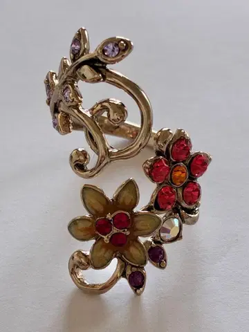 ANNA SUI 안나수이 꽃 모티브의 멀티 컬러 반지