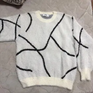 AZUL by MOUSSY 화이트 블랙 스웨터 FREE