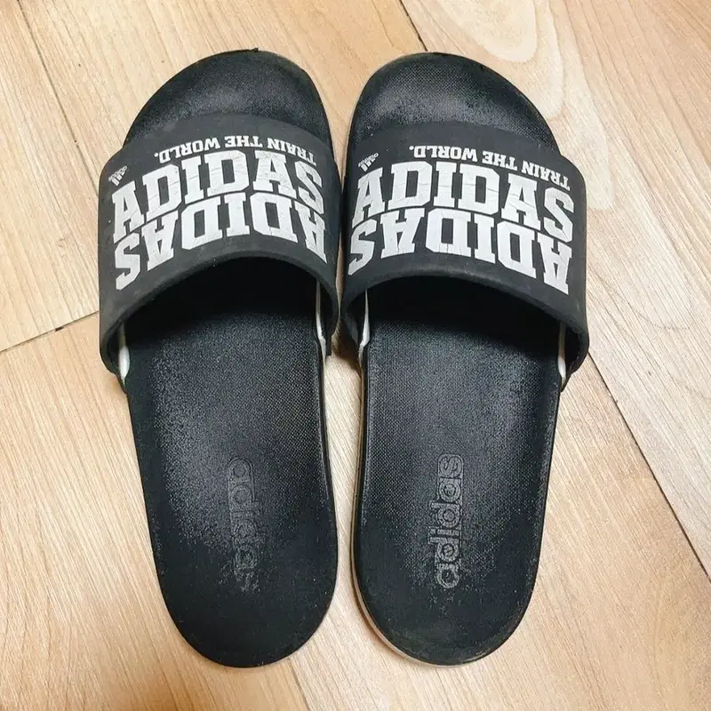 아디다스 슬리퍼 260