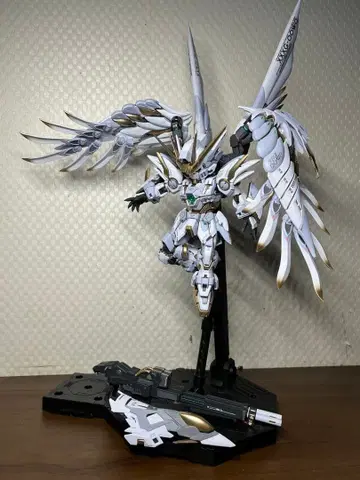 MGSD 윙건담 제로 ew 스노우 화이트 프렐류드 페인팅 완성품