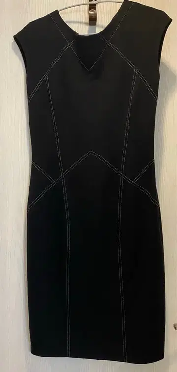 TED BAKER 슬리브리스 블랙 드레스 사이즈 2