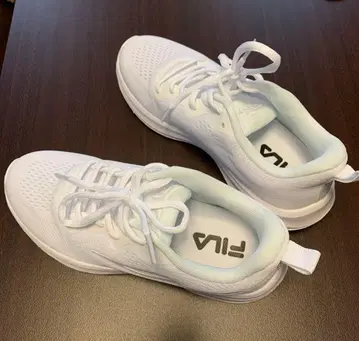 FILA 휠라 스니커즈 화이트 23.5