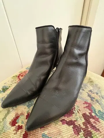 다이애나 스틸레토 블랙 숏부츠